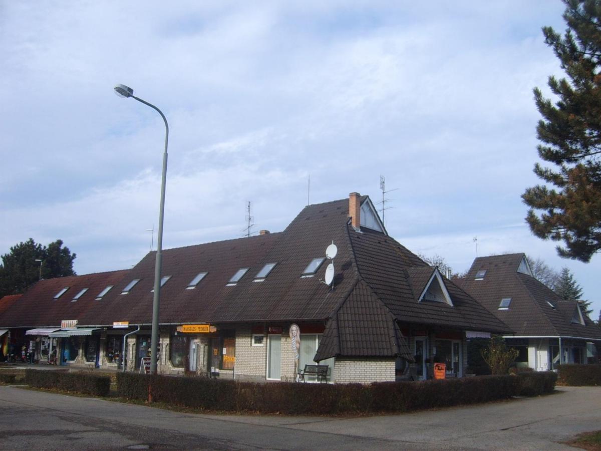 Ma-Ja Apartman Бік Екстер'єр фото